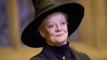 Maggie Smith, icónica por encarnar a Minerva McGonagall en Harry Potter y ganar dos Oscar, falleció a los 89 años. La actriz había dejado huella en cine y TV. Maggie Smith, icónica por encarnar a Minerva McGonagall en Harry Potter y ganar dos Oscar, falleció a los 89 años. La actriz había dejado huella en cine y TV.