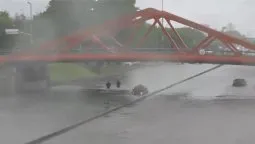 Foto aportada por un observador tomada desde un puente sobre la General Paz Foto aportada por un observador tomada desde un puente sobre la General Paz