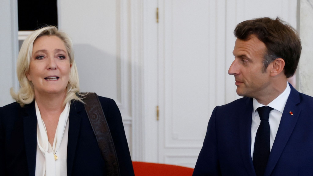 Emmanuel Macron con Marine Le Pen
