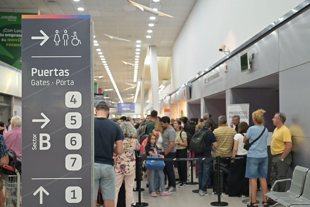 Desde julio el AIR refuerza su crecimiento como nodo estratégico del interior y generando más oportunidades para el turismo y la producción. Desde julio el AIR refuerza su crecimiento como nodo estratégico del interior y generando más oportunidades para el turismo y la producción.