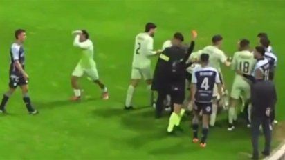 Primera Nacional: Aldosivi y Rafaela terminó con piñas, patadas y expulsados