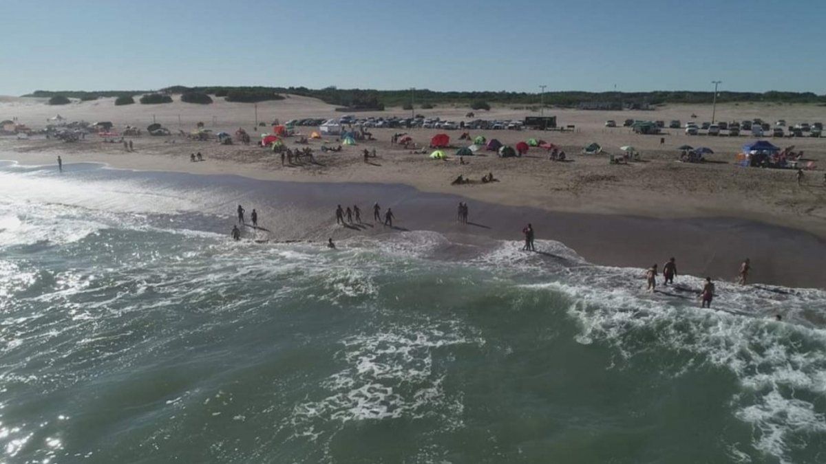 El paradisíaco pueblito con playas de arena blanca y aguas