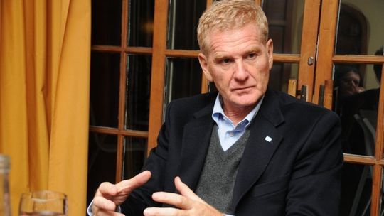 Francisco de Narváez y el trono del supermercadismo. Francisco de Narváez y el trono del supermercadismo.