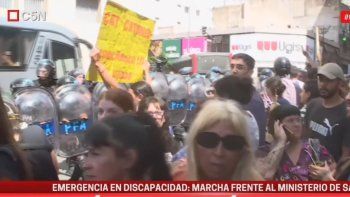 Emergencia en Discapacidad: La Policía avanzó contra manifestantes