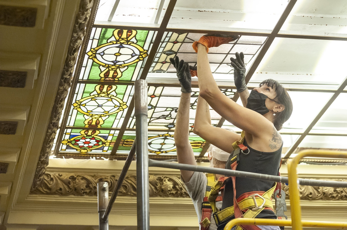 Arquitectos, artesanos y hasta arqueólogos urbanos participaron de la reconstrucción del emblemático edificio de Buenos Aires Arquitectos, artesanos y hasta arqueólogos urbanos participaron de la reconstrucción del emblemático edificio de Buenos Aires