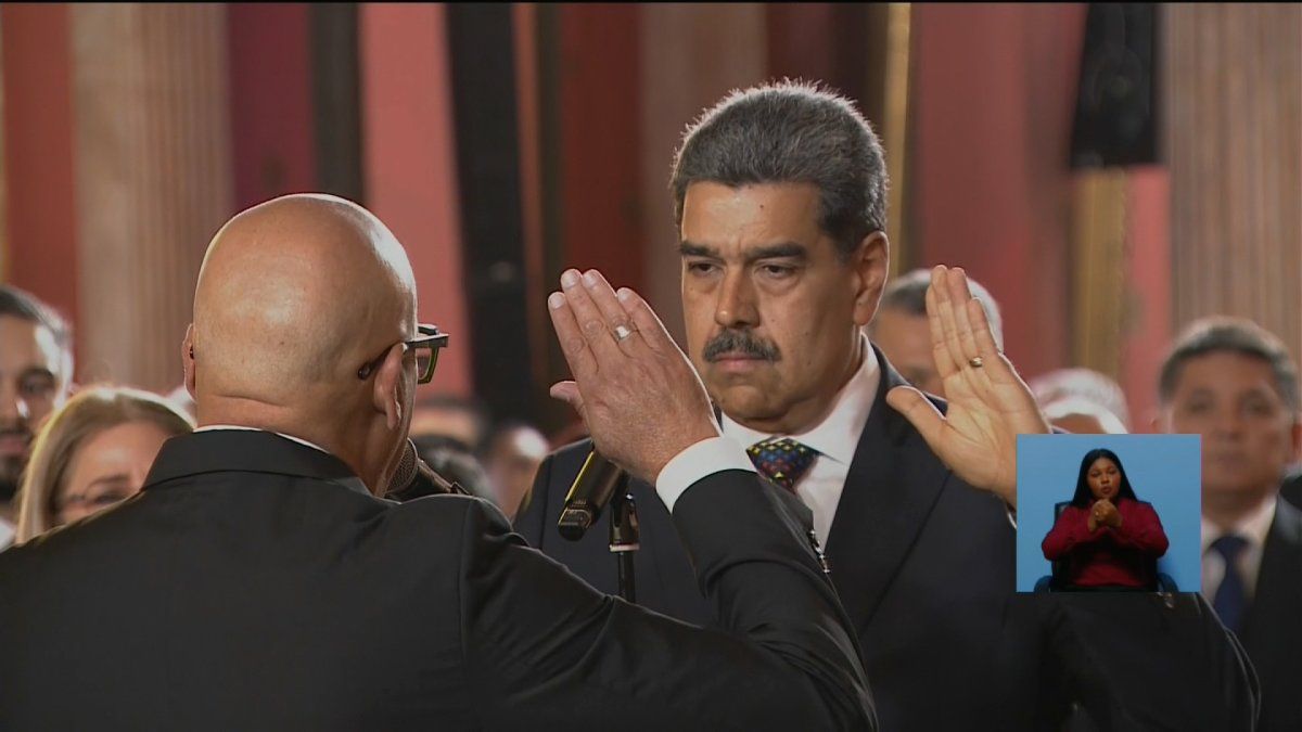 Nicolás Maduro juró como presidente para su tercer mandato pese al escándalo del fraude