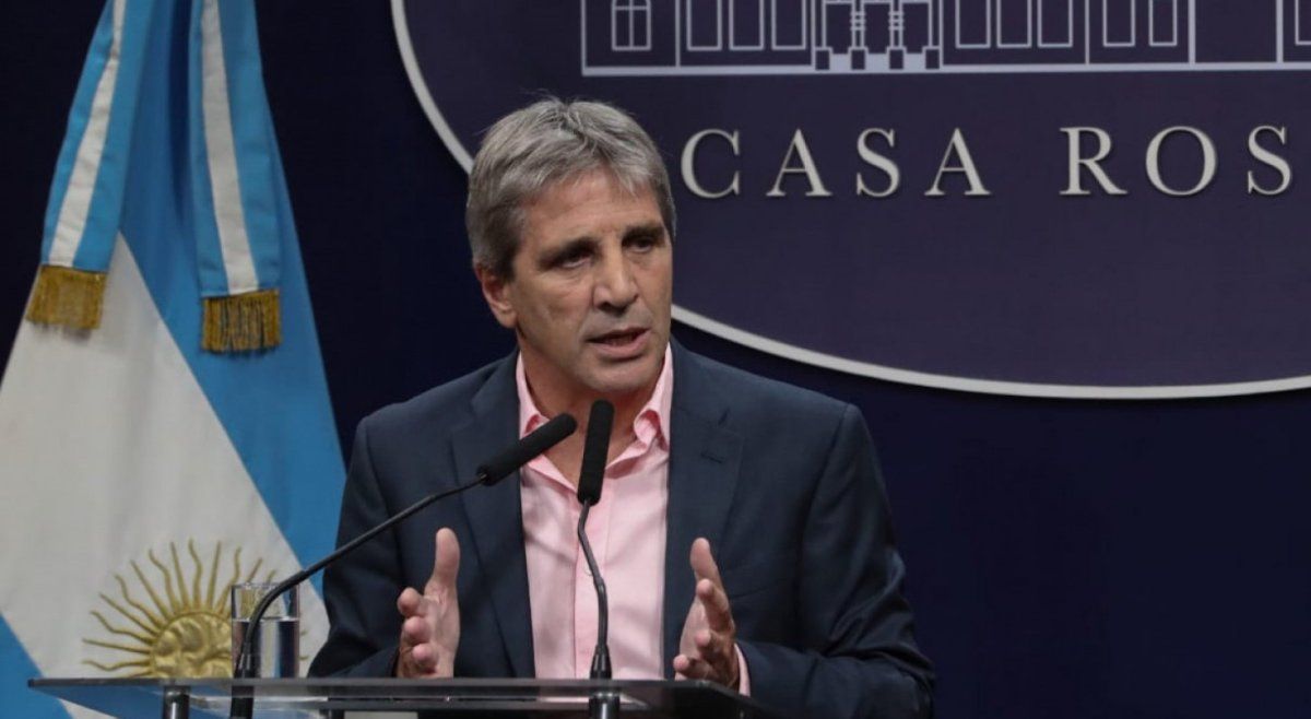 Luis Caputo﻿, ministro de economía.