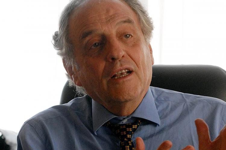 Carlos Heller.