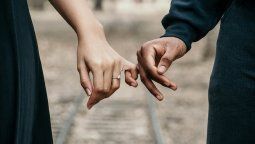 Según el estudio, la calidad de la relación es menos importante que simplemente tener una relación de sostén.