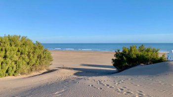 una playa tranquila y amplia a kilometros de buenos aires una playa tranquila y amplia a kilometros de buenos aires