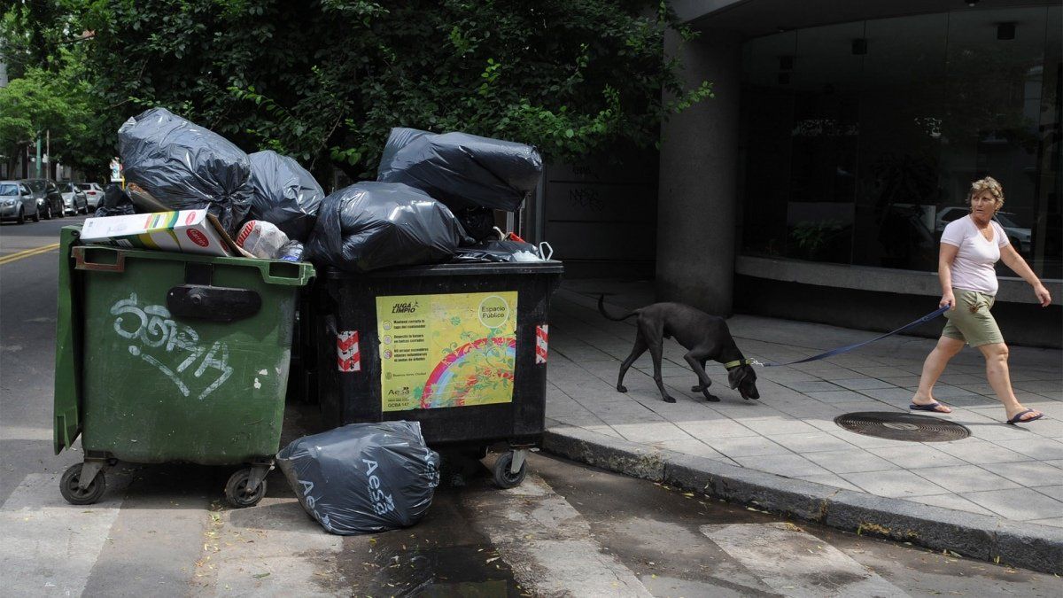 Larreta te odia: Quiere dejar más bolsas de basura en las calles 