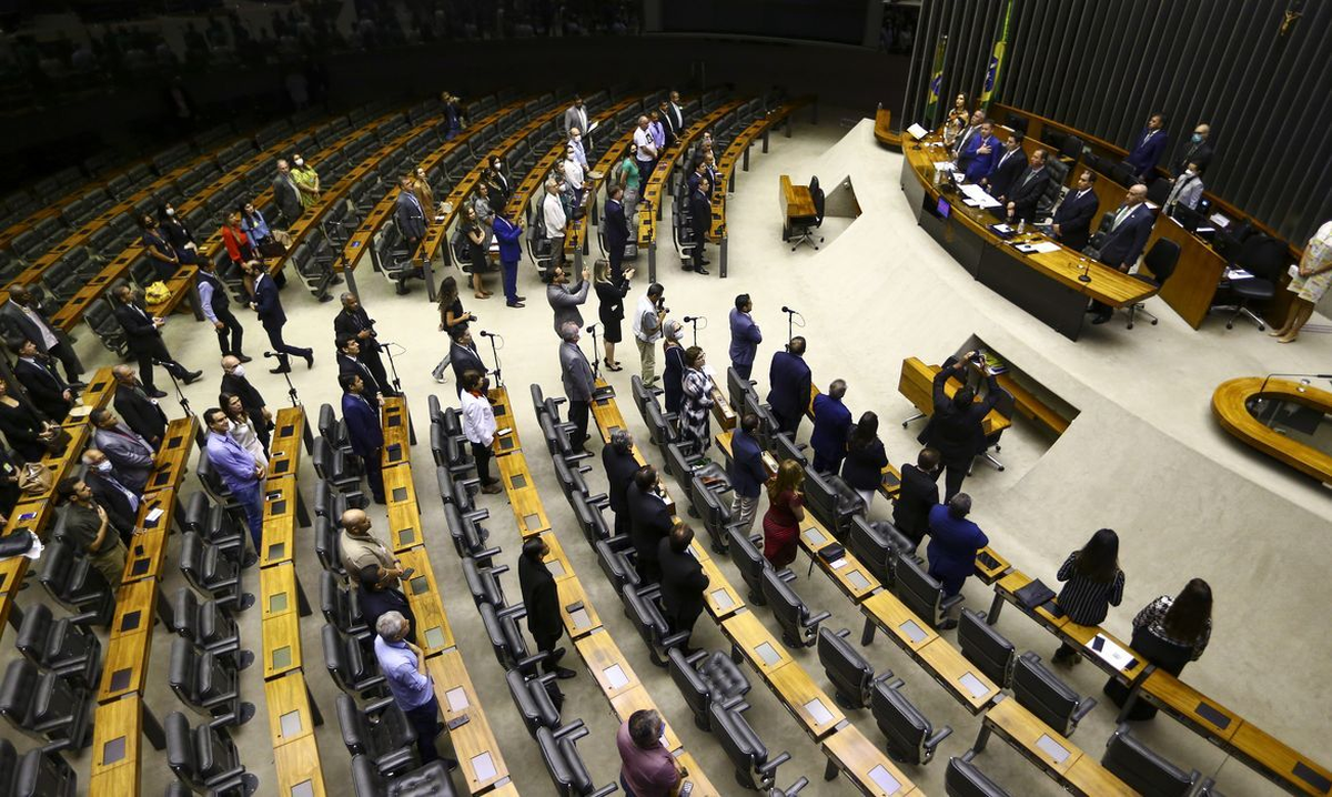 Los empresarios advierten sobre los costos altos, la inflación y la falta de mano de obra calificada. Los empresarios advierten sobre los costos altos, la inflación y la falta de mano de obra calificada.