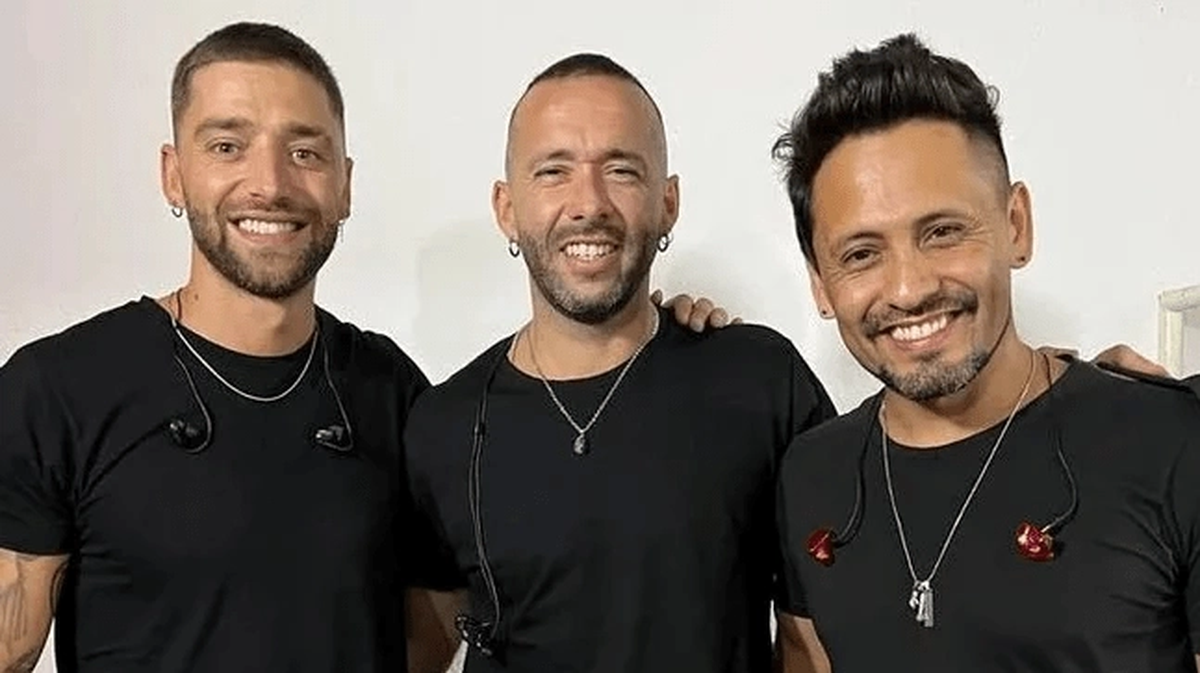 Noche para enamorarse, cantar y bailar. Noche para enamorarse, cantar y bailar. 