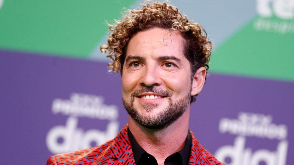 Hoy, 5 de junio, David Bisbal celebra su cumpleaños. Desde sus inicios en Operación Triunfo, conquistó los escenarios del mundo con su música y carisma.