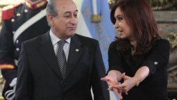 altText(Cristina citó a  Puricelli (y a su cara de vergüenza))}