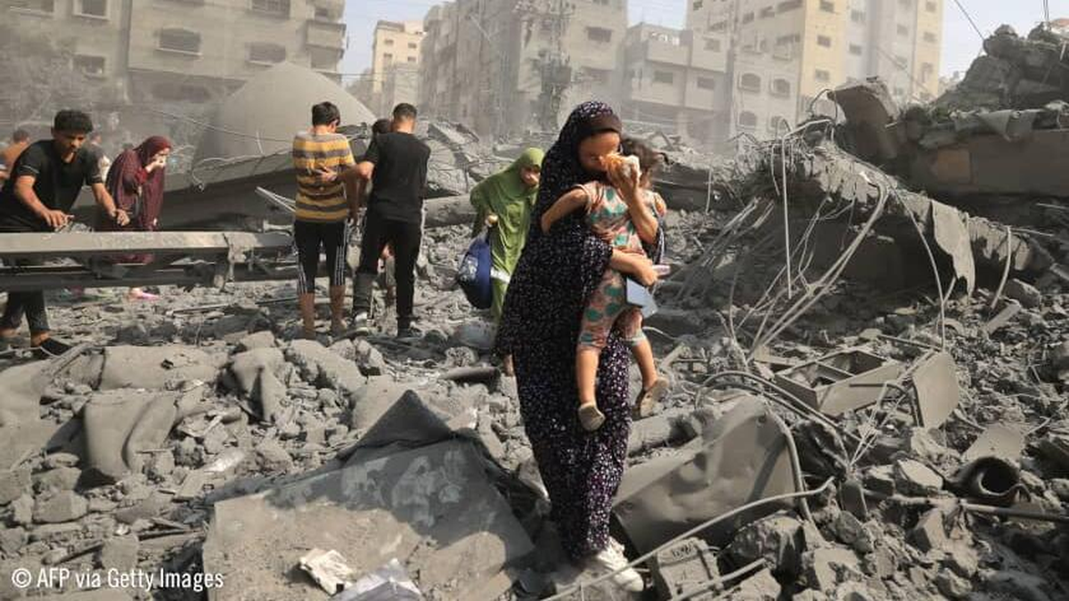 18.000 muertos y cerca de 50.000 heridos en Gaza, mientras que en Israel por el ataque de Hamas murieron 1200 civiles masacrados injustificadamente, también. 18.000 muertos y cerca de 50.000 heridos en Gaza, mientras que en Israel por el ataque de Hamas murieron 1200 civiles masacrados injustificadamente, también.