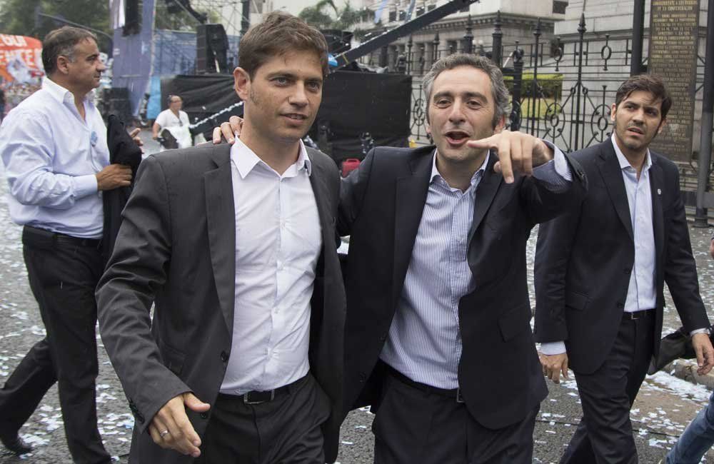 Primero desde un acto en el Conurbano, junto a Axel Kicillof, y luego en los medios de comunicación, Andrés Larroque arremetió contra el ministro de Economía, Martín Guzmán, y ahora Gabriela Cerruti le responde (NA).