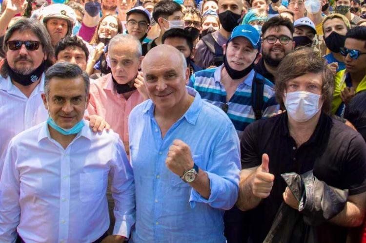 Espert, Milei y Rosales presentaron días atrás el espacio Avanaza Libertad, con miras a las legislativas del año próximo.  Este jueves realizaron una recorrida en La Matanza. Foto: @jlespert