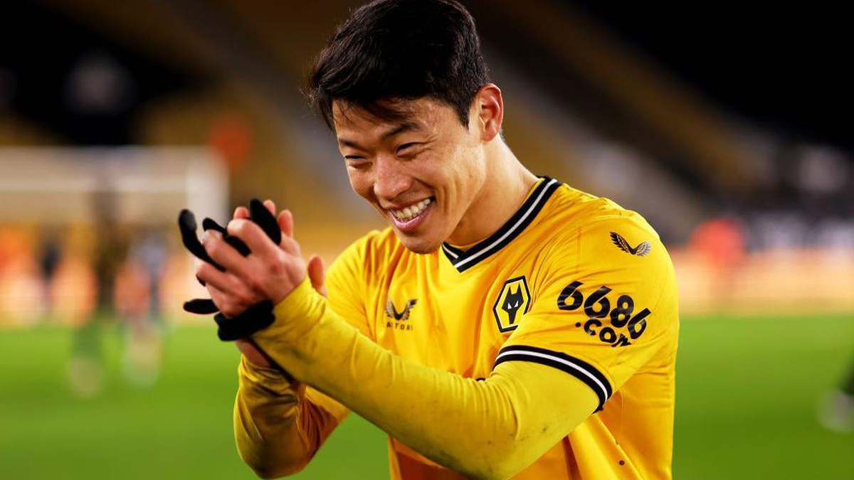 El regimen de Kim Jong-un permitirá ver todos los partidos de la Premier League, excepto los del Wolverhampton, club en el que juega Hwang Hee-chan. El regimen de Kim Jong-un permitirá ver todos los partidos de la Premier League, excepto los del Wolverhampton, club en el que juega Hwang Hee-chan.