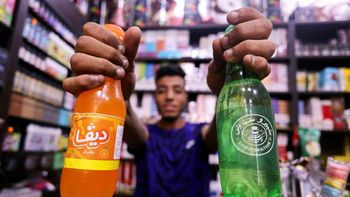 Coca-Cola y Pepsi retroceden en países árabes por el conflicto en Palestina.