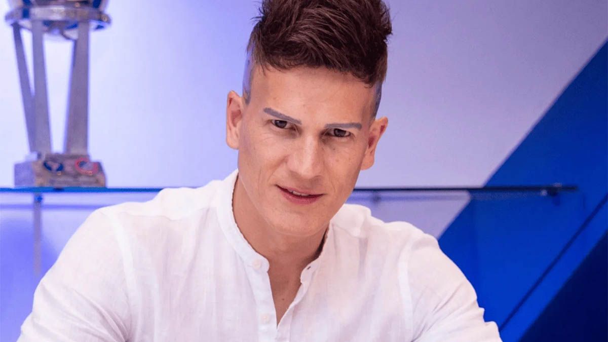 Sebastián Sosa, exarquero de Vélez denunciado por abuso sexual, fue presentado como nuevo refuerzo de Juventud de Las Piedras de Uruguay y fue repudiado. Sebastián Sosa, exarquero de Vélez denunciado por abuso sexual, fue presentado como nuevo refuerzo de Juventud de Las Piedras de Uruguay y fue repudiado.