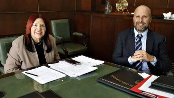 Los jueces de Casación Ana María Figueroa y Mariano Borinsky (su sucesor) tras una reunión en la cámara penal. Los jueces de Casación Ana María Figueroa y Mariano Borinsky (su sucesor) tras una reunión en la cámara penal.