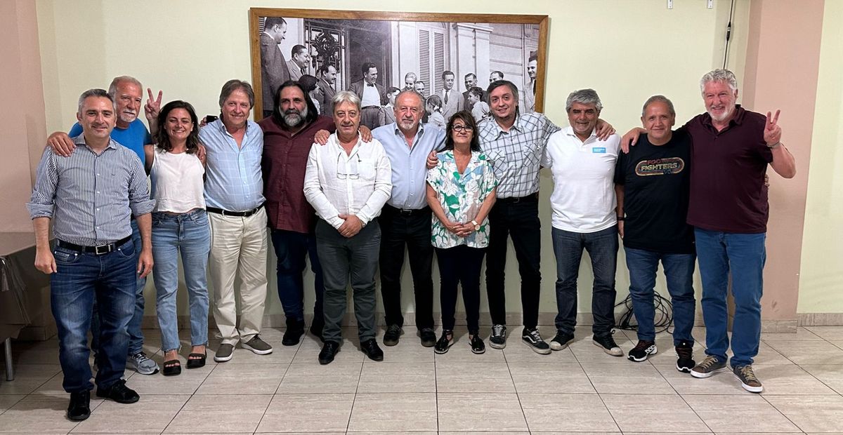 15/02, Máximo K con representantes sindicales en la sede de la Federación Gráfica.