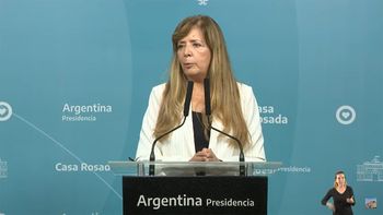 Gabriela Cerruti en su primera conferencia de prensa después de las PASO. Gabriela Cerruti en su primera conferencia de prensa después de las PASO.