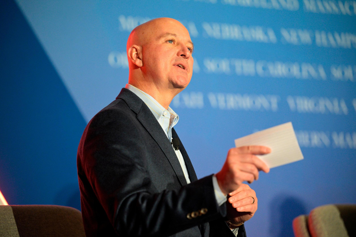 Pete Ricketts, senador republicano, quiere congelar la venta de chips Nvidia a China por 30 meses por "seguridad nacional". Pete Ricketts, senador republicano, quiere congelar la venta de chips Nvidia a China por 30 meses por "seguridad nacional".