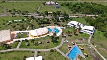 un inmenso complejo de termas muy cerca de buenos aires un inmenso complejo de termas muy cerca de buenos aires