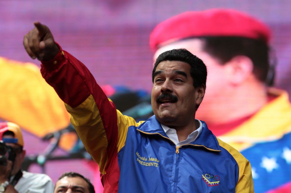 El sistema de control de Maduro se basa en la lealtad, no en la competencia, elevando a lugartenientes cuyo destino está ligado al suyo (WSJ). El líder izquierdista ha encarcelado y exiliado a oficiales, con el apoyo de la inteligencia cubana para identificar renegados.&nbsp; &nbsp;