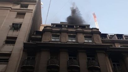 Paradójico: se incendió el ministerio de Economía