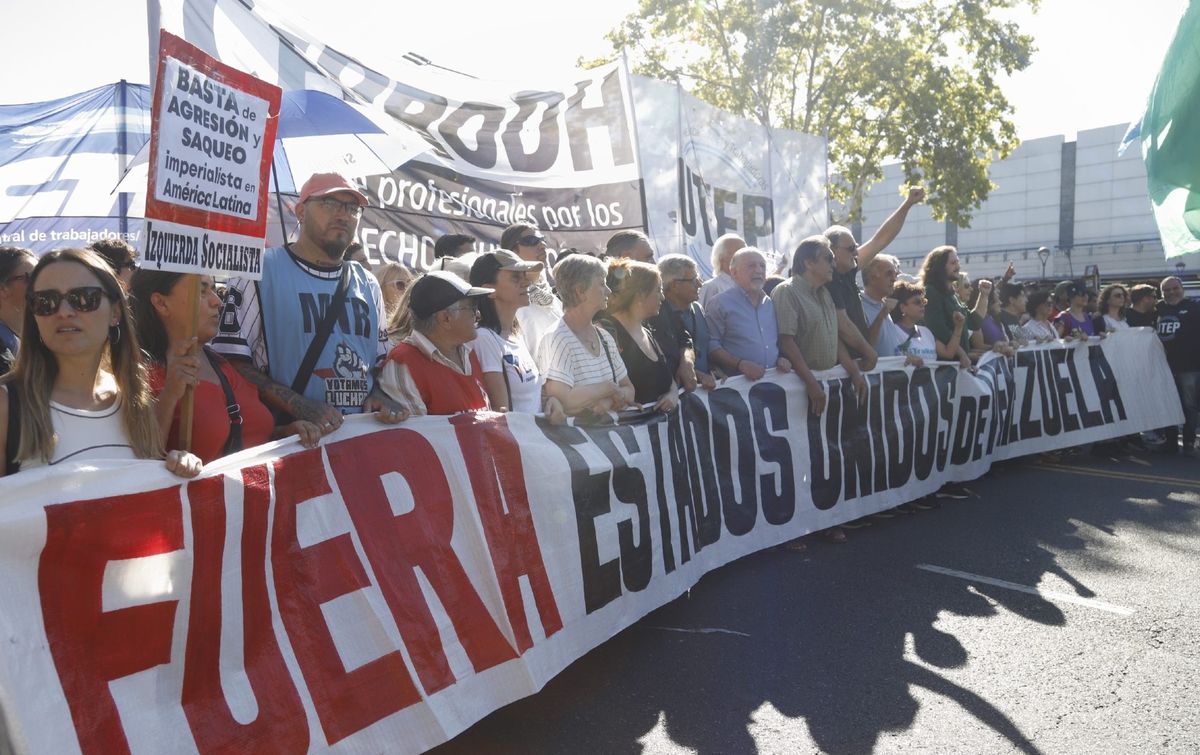 Manifestación frente a la embajada de USA en Buenos Aires (Foto: NA). Manifestación frente a la embajada de USA en Buenos Aires (Foto: NA).