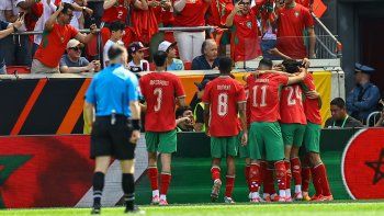 Marruecos afronta el Mundial 2026 con el golpe de dos bajas sensibles y la obligación de recomponer su plan antes del debut ante Brasil. Marruecos afronta el Mundial 2026 con el golpe de dos bajas sensibles y la obligación de recomponer su plan antes del debut ante Brasil.
