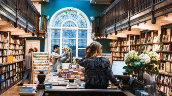 La biblioteca que llega a tu puerta con ayuda de Rappi. La biblioteca que llega a tu puerta con ayuda de Rappi.