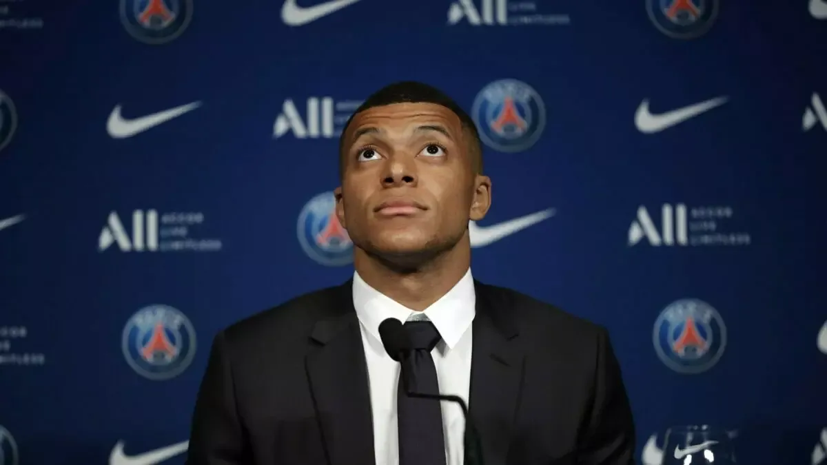 El futuro de Mbappé sigue en al aire.