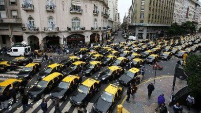 Noviembre llegará con aumentos en las tarifas de los taxis porteños