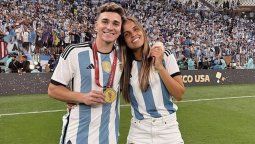 Lospadres del actual futbolista del Atlético de Madrid, Julián Álvarez, noestarían conformes con su relación con Emilia Ferrero y la tildaron de“celosa”.