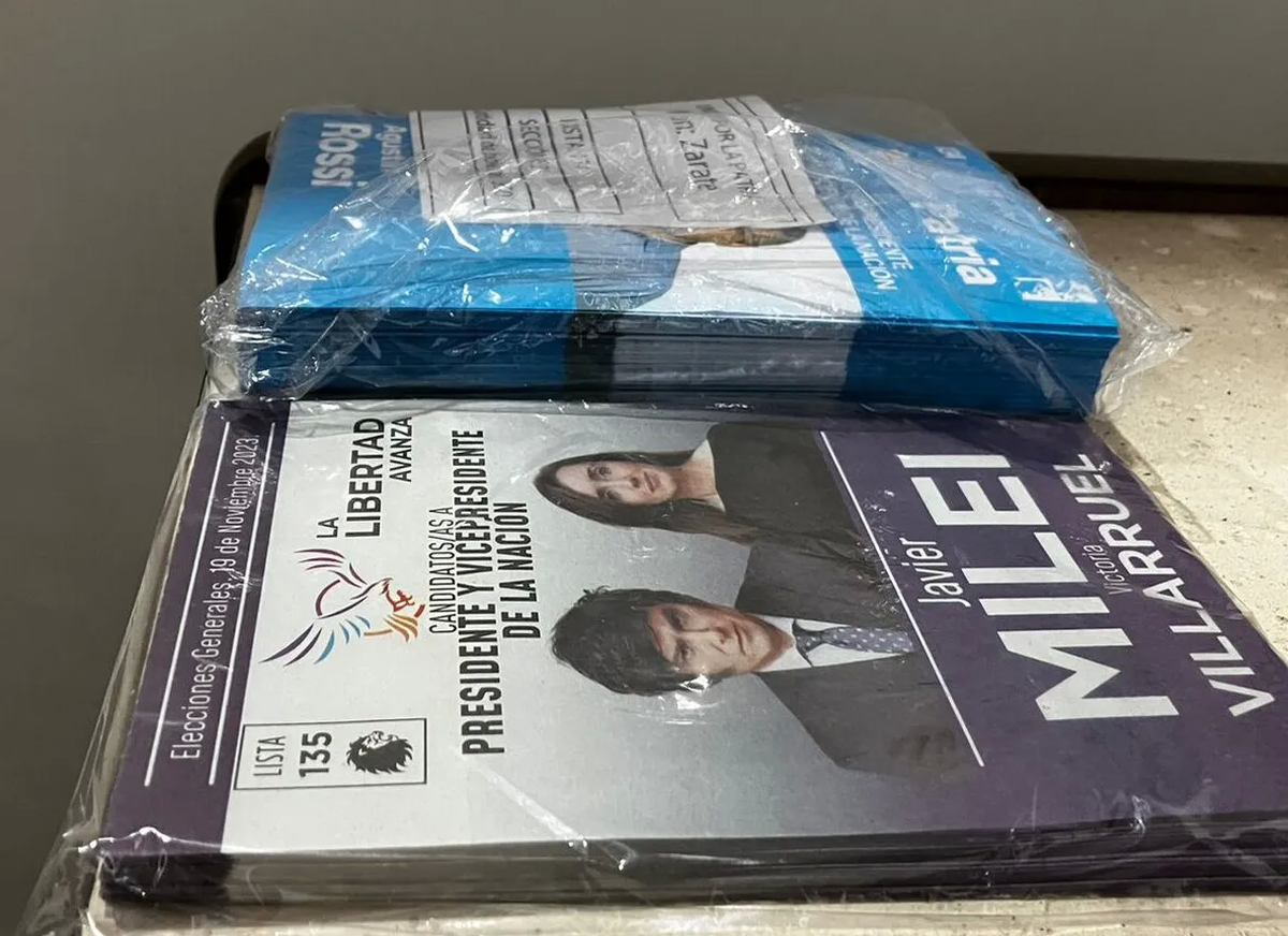 Qué hacer si faltan boletas de ambas agrupaciones políticas (ilustración de referencia) Qué hacer si faltan boletas de ambas agrupaciones políticas (ilustración de referencia)