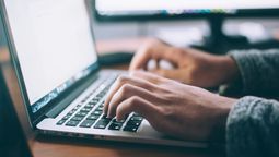 {alttext(Día del Internauta y Día del Hashtag: Interenet nos ha cambiado la vida.,Efeméride: #Día del Internauta y #Día del Hashtag)}