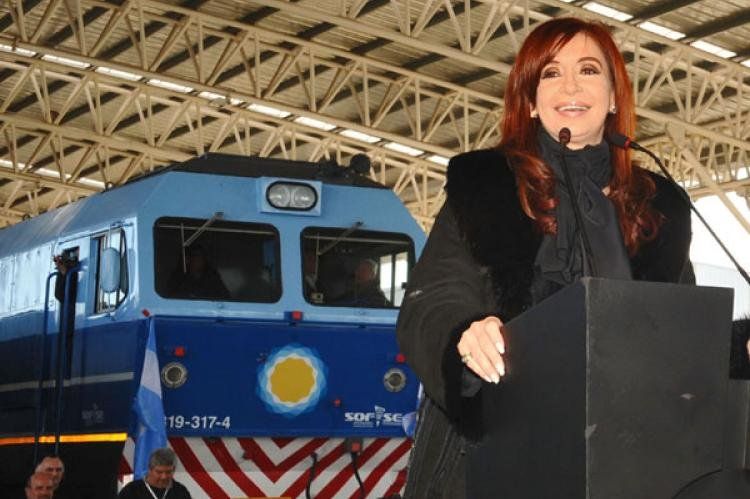 Cristina en Mar del Plata con en el tren Talgo donde inauguró la Estación Ferroautomotora (Foto: Archivo Télam)