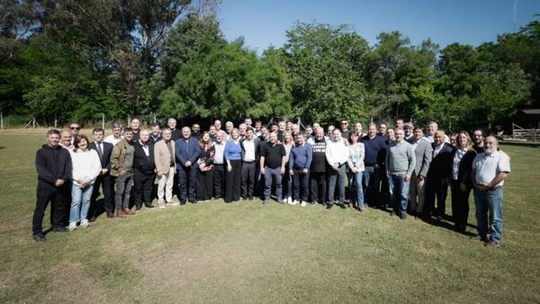 Intndentes de provincia de Buenos Aires analizaron las elecciones del 26/10 Intndentes de provincia de Buenos Aires analizaron las elecciones del 26/10