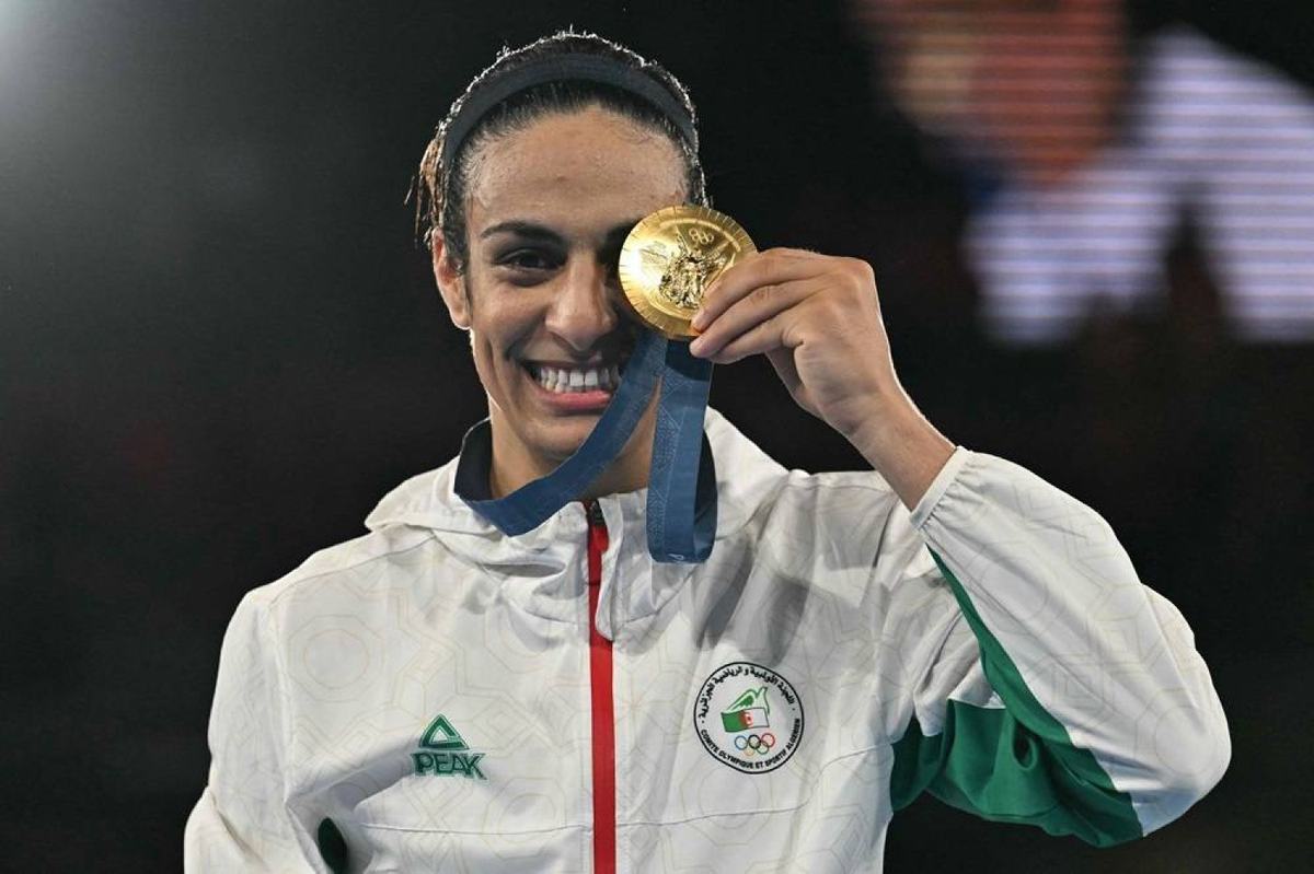 Khelif ganó la medalla de oro en los últimos Juegos Olímpicos en categoría femenina de boxeo. Después de este nuevo informe, se exige entre otras medidas que se la quiten ya que no le corresponde.