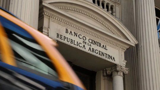 El BCRA baja los encajes, ¿qué se espera para las tasas y el consumo?