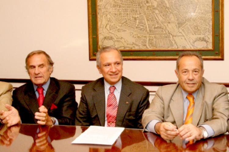 Carlos Reutemann, Juan Carlos Romero y Adolfo Rodríguez Saá, votos decisivos en el Senado.