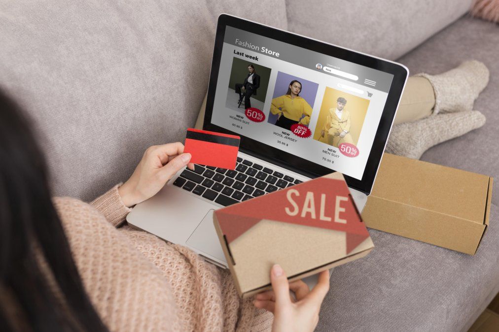 discount-shopping-season-with-sale.jpg