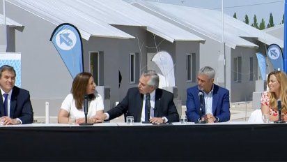 Alberto Fernández retó al público por 