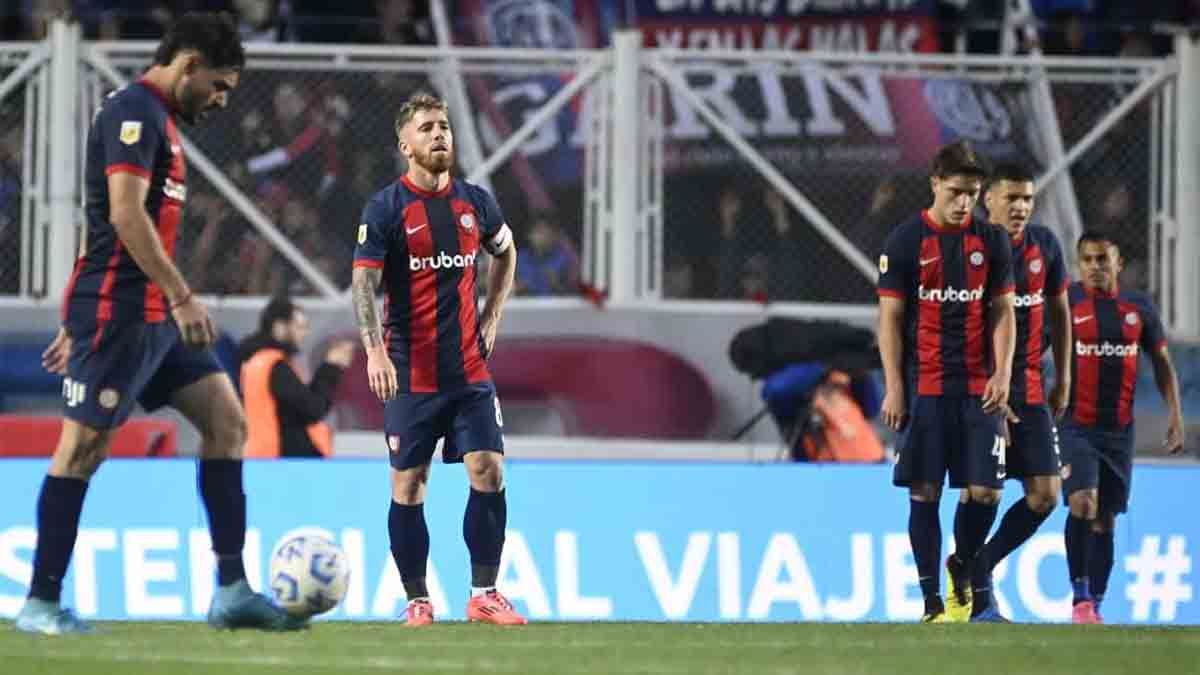 Marcelo Moretti continúa en la presidente de San Lorenzo mientras que el plantel que dirige Damián Ayude decidió desentenderse de la crisis política. Marcelo Moretti continúa en la presidente de San Lorenzo mientras que el plantel que dirige Damián Ayude decidió desentenderse de la crisis política.