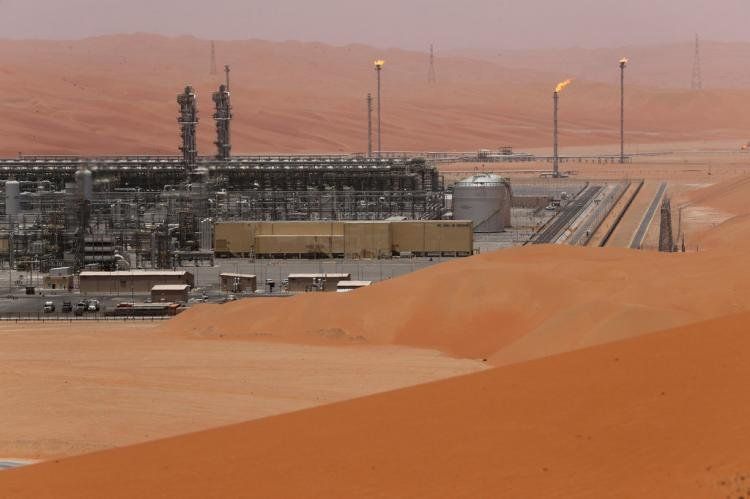 Saudi Aramco en las arenas del desierto. Saudi Aramco en las arenas del desierto.