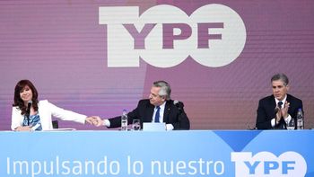 La vicepresidenta Cristina Kirchner y el presidente Alberto Fernández, juntos por primera vez luego de 3 meses sin diálogo alguno. La vicepresidenta Cristina Kirchner y el presidente Alberto Fernández, juntos por primera vez luego de 3 meses sin diálogo alguno.
